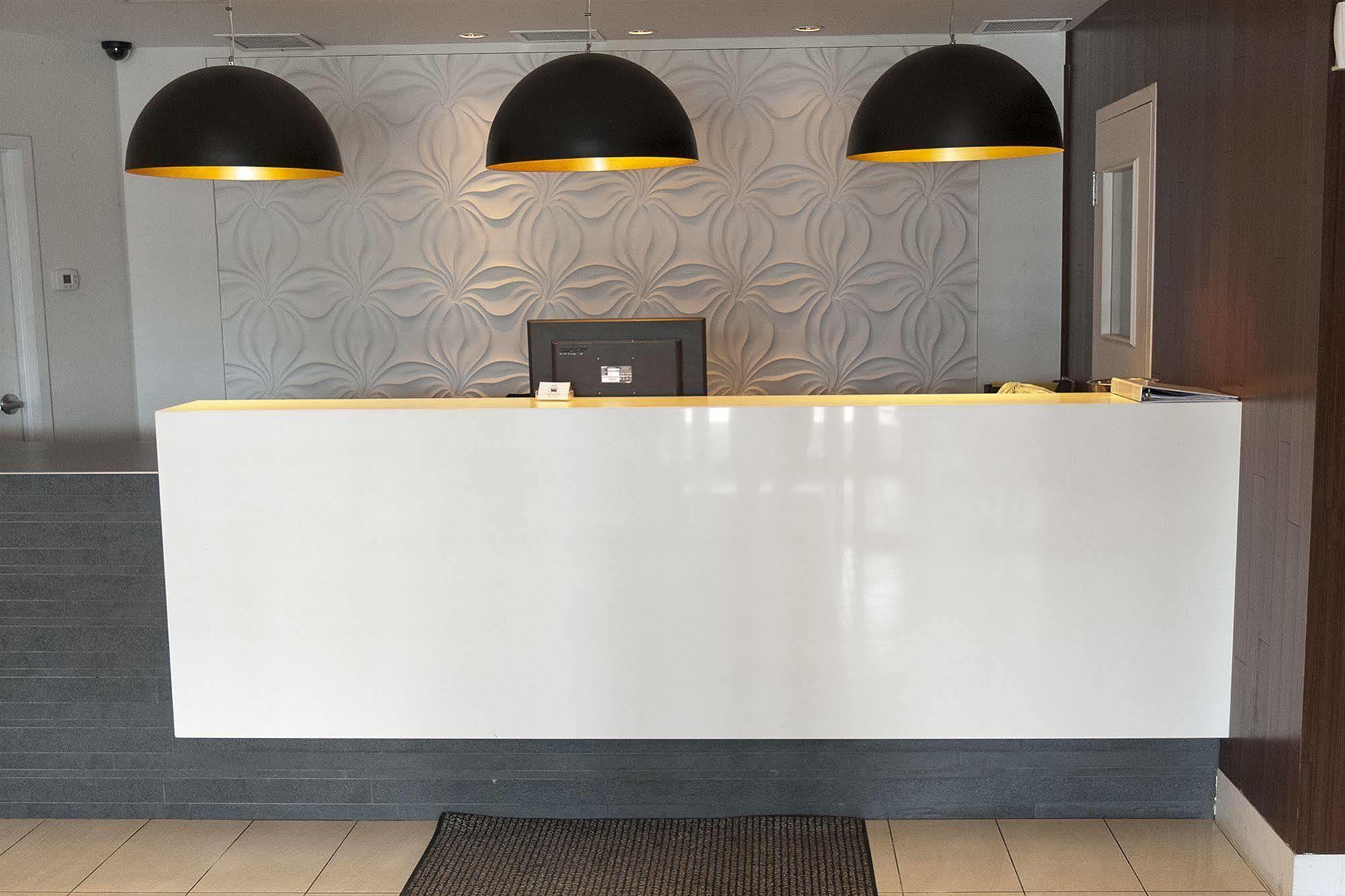 Motel Labarre Longueuil Exterior photo